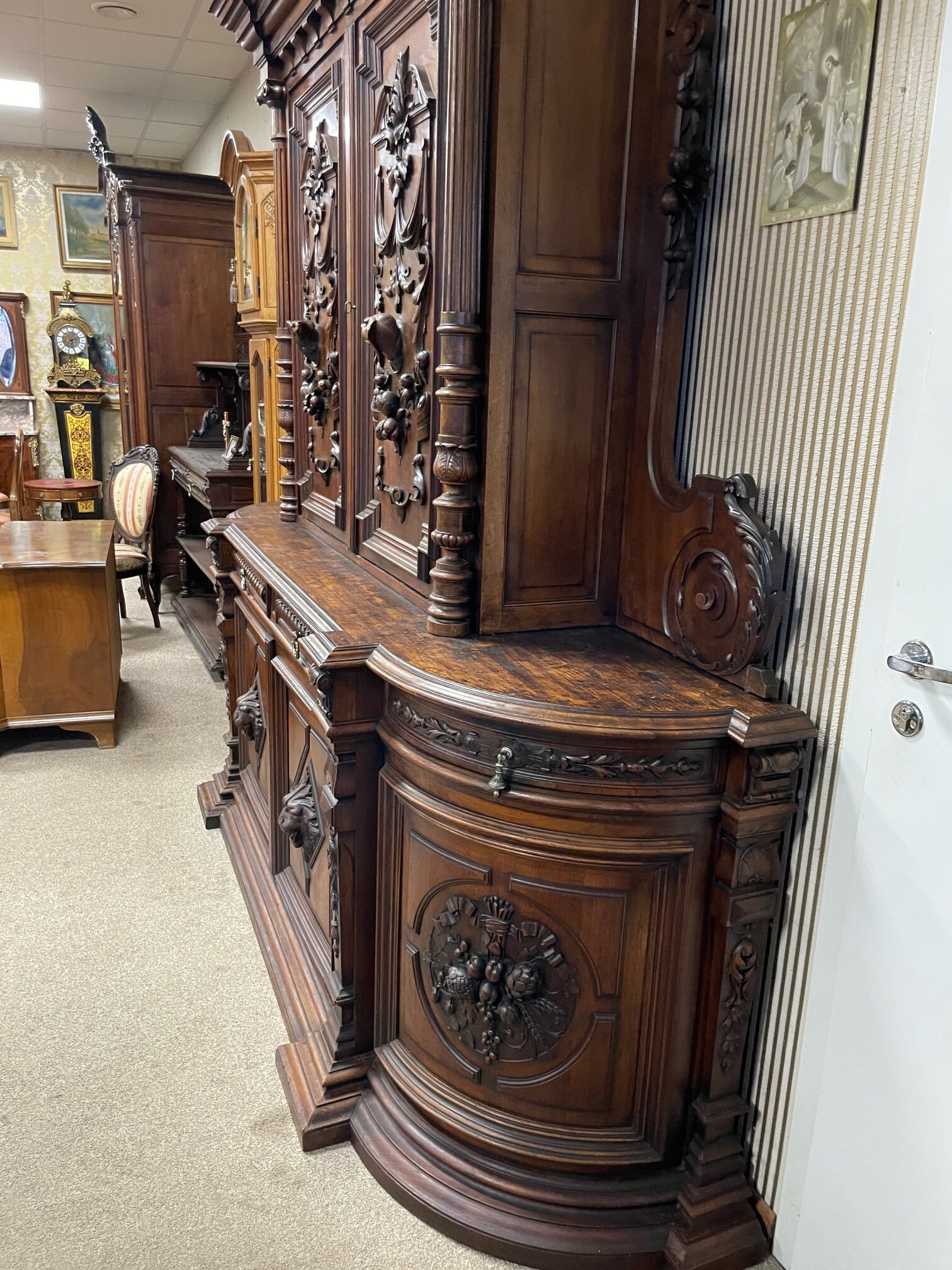 Antikvarinė +/- 1880 m. ąžuolinė vitrina, aukštis 248cm, ilgis 260cm, France